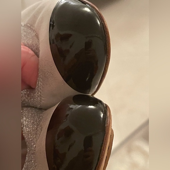 Chanel Size 39 Black Patent and Silver Pumps. - Picture 8 of 13